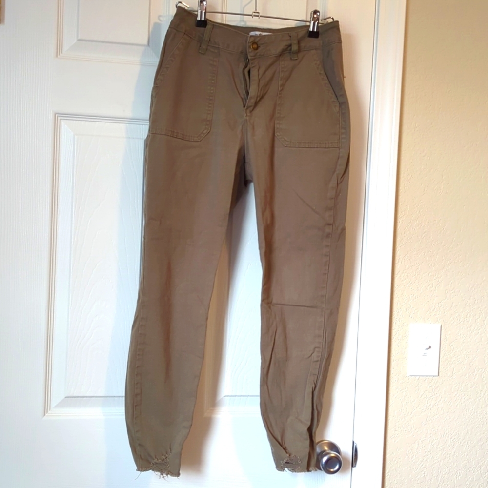 Mid-Rise skinny jeans
